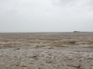 [Vídeo] Furacão Irma suga água das Bahamas e mar desaparece de praia