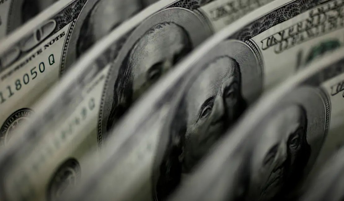 Dólar sobe para R$ 5,24 após indicação de Trump ao BC dos EUA