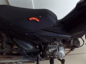 Policiais recuperam motocicleta roubada na cidade de Cajueiro