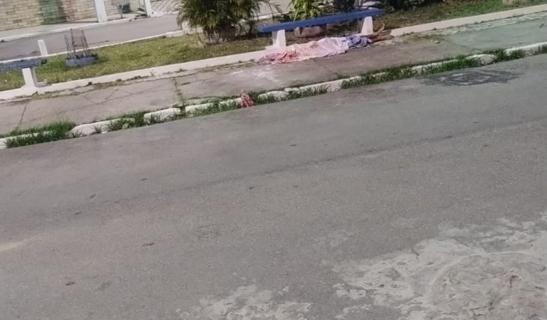 Homem é assassinado com cinco tiros na Praça Boa Esperança, no Vergel do Lago