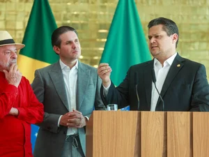 Apesar de avanço, votação do fim da 6x1 em plenário ainda depende de acordo