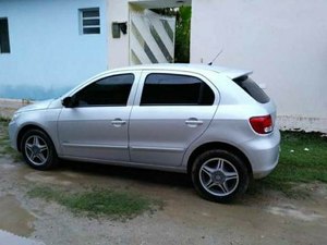 Polícia procura por carro roubado no Poço