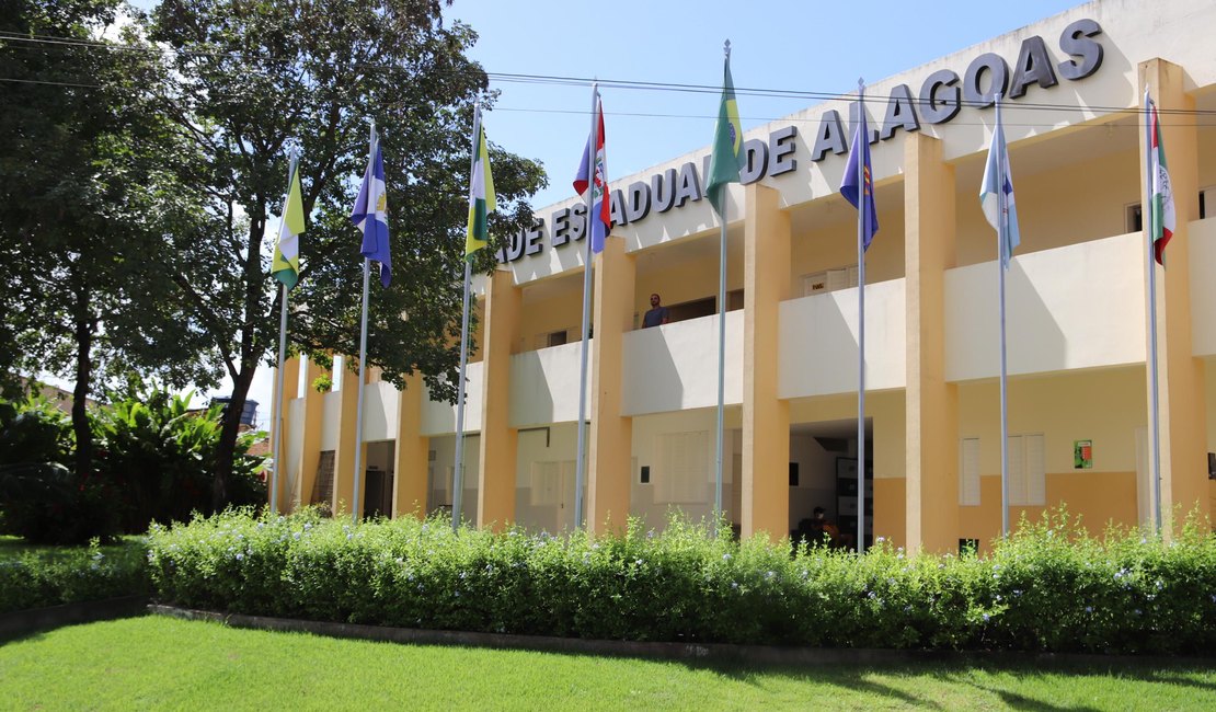 Uneal abre seleção para portadores de diploma com ingresso em 2026