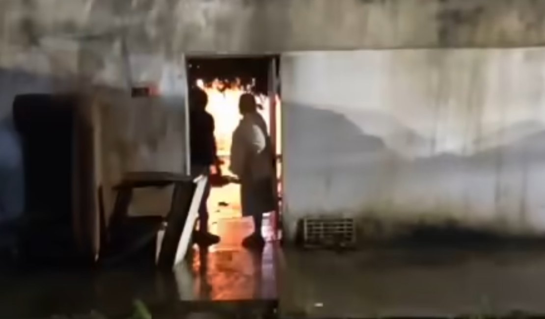 Mulher com problemas psiquiátricos morre durante incêndio em Arapiraca