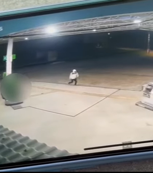 [Vídeo] Vigilante de posto de combustíveis é assassinado a tiros em Ipioca