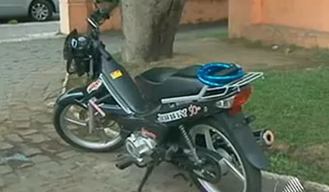 Mãe ‘empresta’ veículo sem retrovisor para filho adolescente fazer compra em Arapiraca