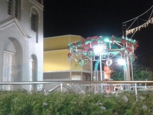 Decoração de Natal começa a iluminar ruas de Arapiraca