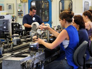 Economia brasileira cresce 0,4% no segundo trimestre, anuncia IBGE