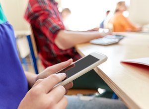 MPF em Alagoas abre procedimento sobre uso de celulares nas escolas