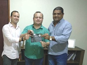 Câmara Municipal de Arapiraca adere ao plano de sócio-torcedor do ASA para servidores