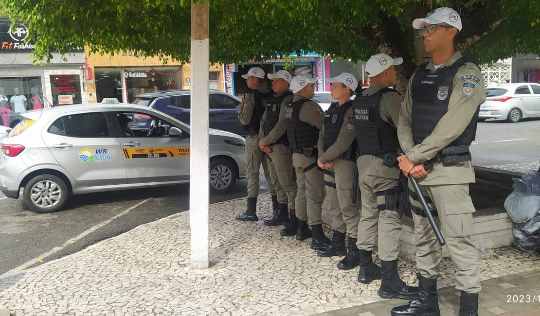 3º Batalhão reforça segurança no centro de Arapiraca com apoio dos alunos do Curso de Praças