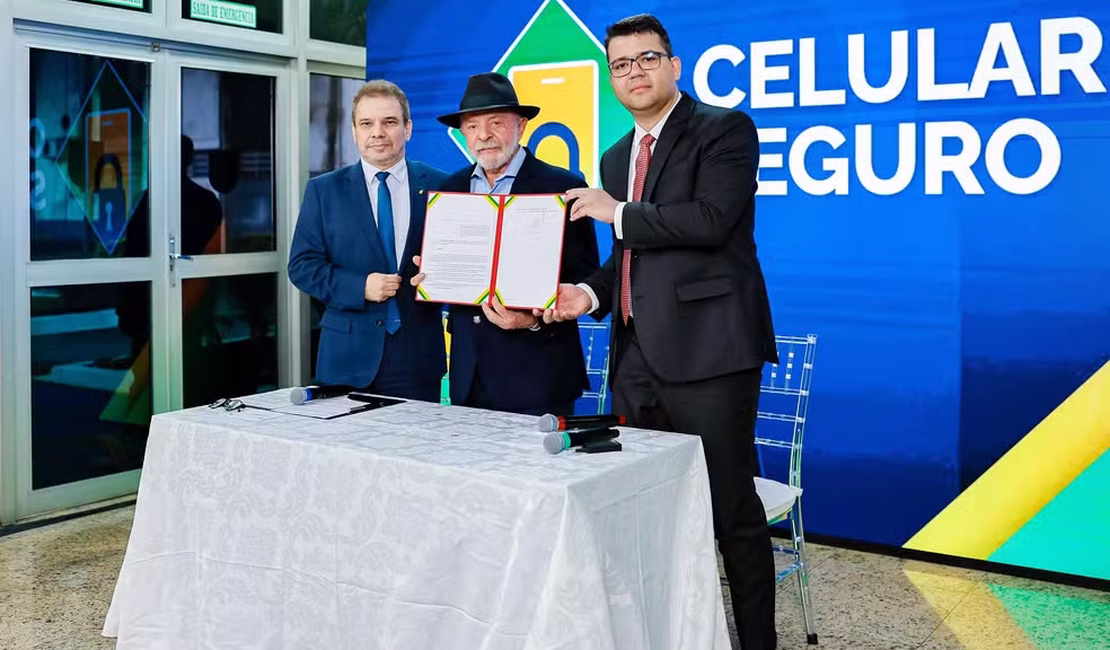 Lula anuncia 'Serasa dos celulares roubados' e pede atenção contra furtos