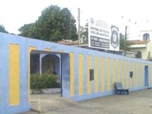 Homem é detido por populares após roubar celulares no bairro Planalto, em Arapiraca