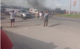 Família de jovem e bebê desaparecidas protesta na BR-104, em Rio Largo