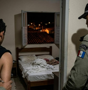 Homem é preso após invadir casa e dormir nu em cama de morador em Arapiraca