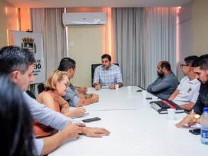 Prefeito Rui Palmeira diz a servidores que vai manter insalubridade
