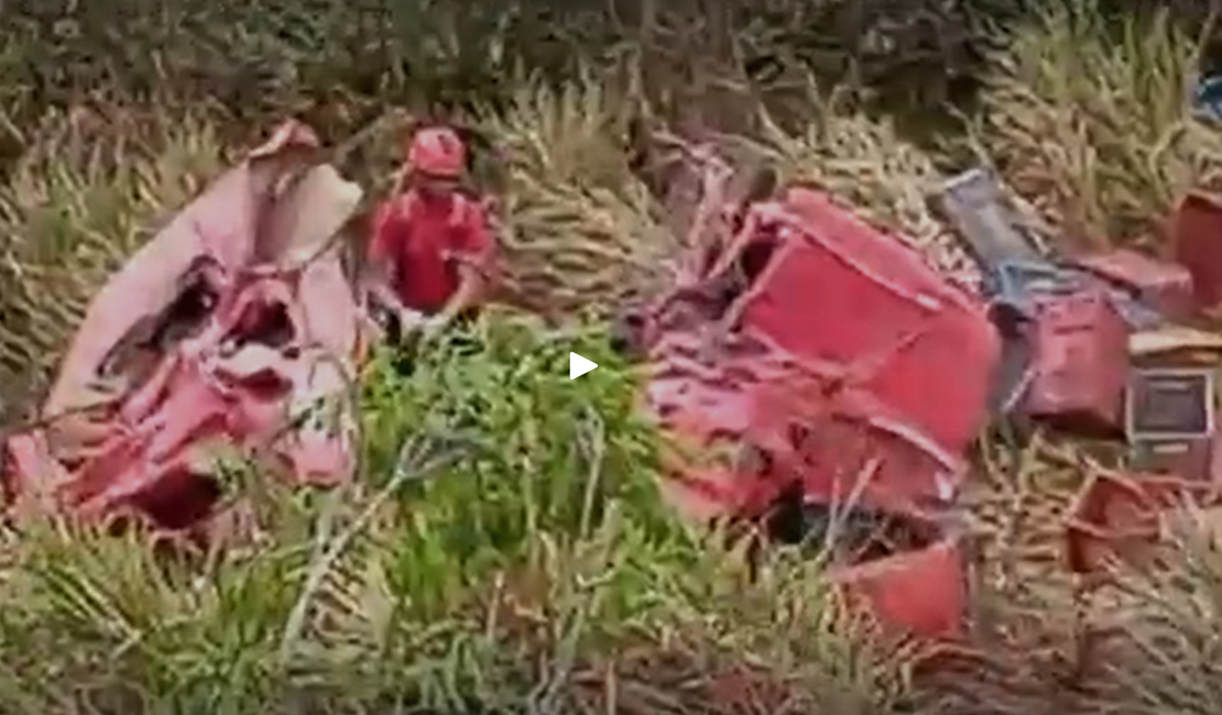 [Vídeo] Caminhoneiro morre após tombar veículo na Ladeira do Pau Ferro, em Junqueiro