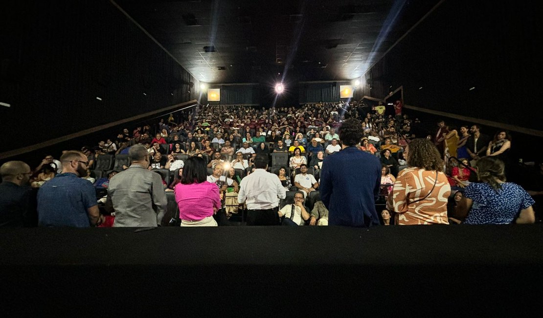 Uneal participa da abertura do Festival de Cinema de Arapiraca