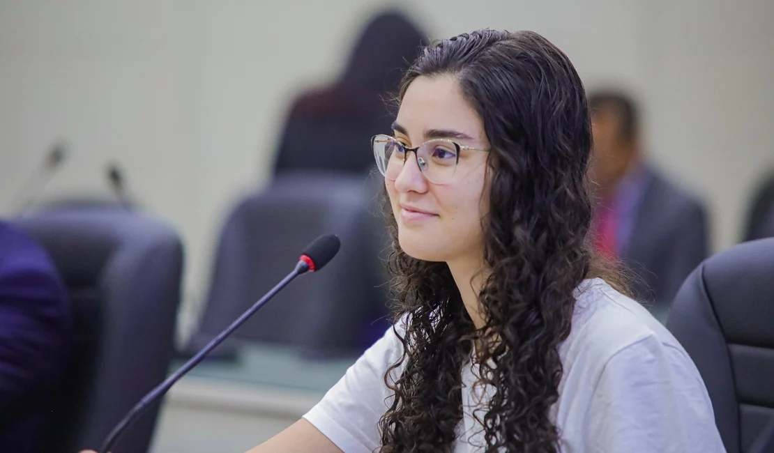 Maria da Penha vai à Escola: lei de Teca Nelma promove prevenção à violência contra a mulher nas escolas