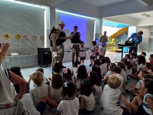 BPRv realiza ação educativa em escola da capital