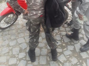 Falso sargento é preso trajando uniforme militar para escapar de blitz