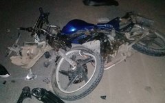 Colisão entre motocicleta e caminhonete deixa vítima fatal