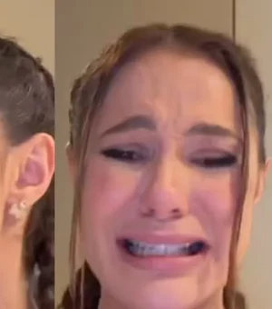 Mirela Janis aparece desesperada após ser assaltada em SP