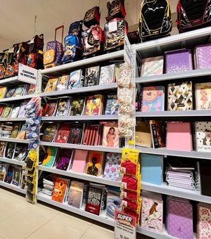 Procon Arapiraca divulga pesquisa de preços de material escolar para auxiliar consumidores