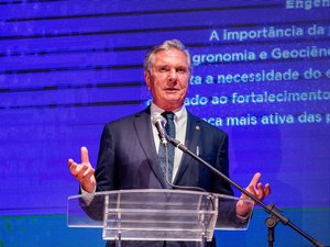 Com a experiência de quem implantou o SUS, Collor diz que vai transformar a saúde de Alagoas