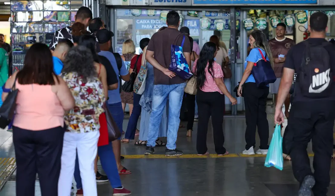 Mega-Sena acumula e prêmio principal vai para R$ 7,5 milhões