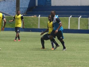 Canindé põe CSA para treinar em campo reduzido