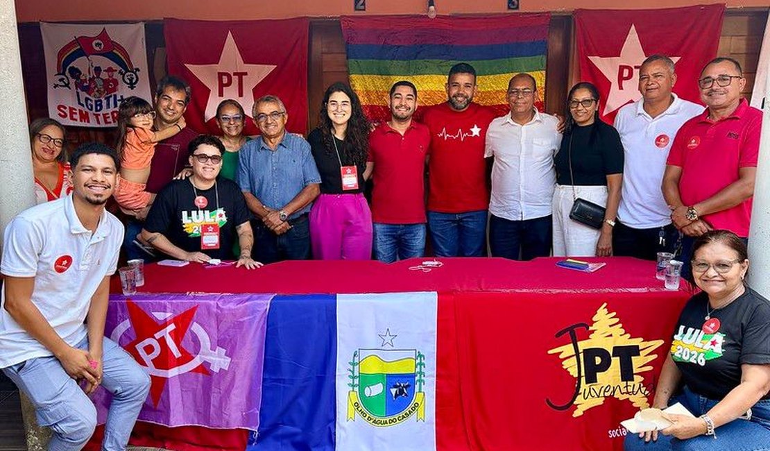 Teca Nelma reúne juventude no sertão para debater políticas públicas