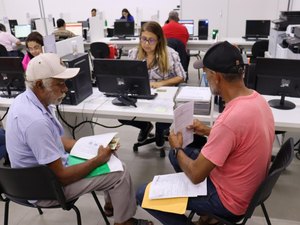 Casal e MPAL realizam ação de cadastro na Tarifa Social em residenciais de Arapiraca