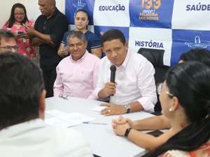 Prefeito de Palmeira dos Índios assina Ordem de Serviço para creche no conjunto Brivaldo Medeiros