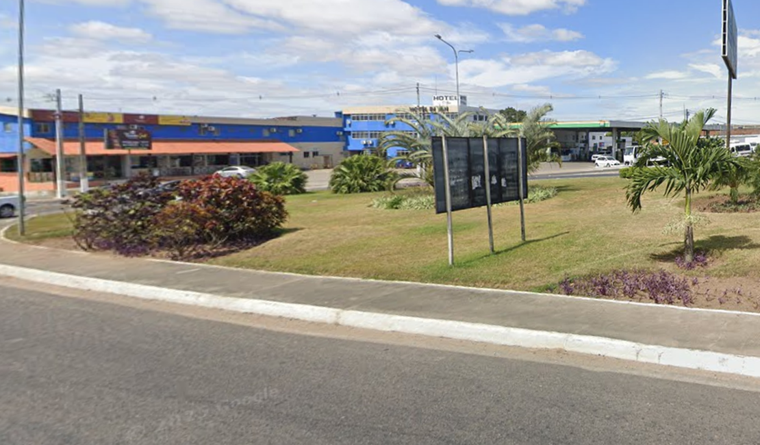 Entregador fica ferido após colisão com carro na AL-110, em Arapiraca