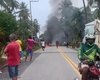 Catadores de caranguejo e pescadores bloqueiam AL 101 Norte em Japaratinga