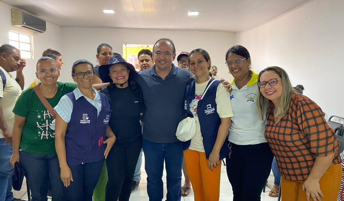 Leandro Silva anuncia 14º salário para agentes de saúde e endemias em Junqueiro