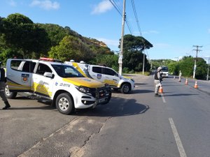 Batalhão de Polícia Rodoviária fiscaliza motoristas embriagados na AL 101 Norte
