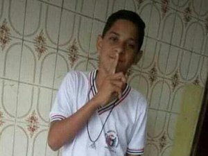 Família procura por adolescente que desapareceu após sair para jogar bola 