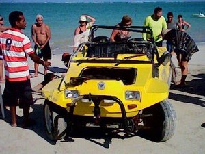 Buggy capota em praia de Maragogi e deixa cinco feridos