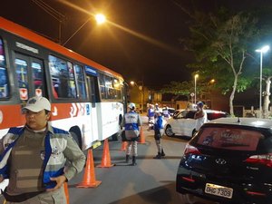 Lei Seca tira das ruas cinco condutores embriagados e um deles é preso em Maceió