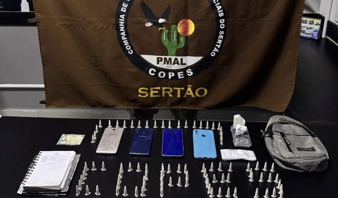Polícia Militar apreende arma e flagra tráfico de drogas em Penedo e Piranhas