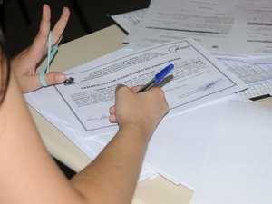 Procon alerta sobre proibição de retenção de histórico por escolas e faculdades