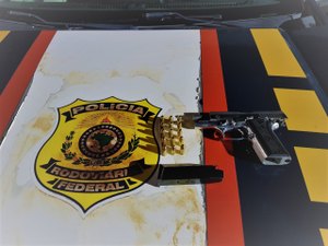 PRF prende homem ppr porte ilegal de arma de fogo em São Miguel dos Campos