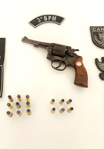 Adolescente é apreendida em Arapiraca com revólver e munições após denúncia