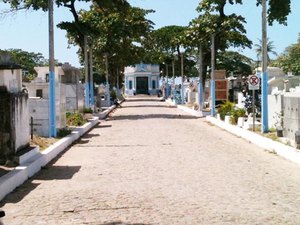 Cemitérios públicos de Maceió terão limite de visitantes no Dia de Finados