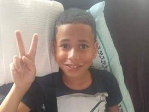 Desafio na internet: garoto de 10 anos morre ao inalar desodorante