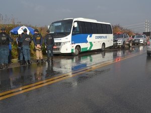 Passageiro mata 2 suspeitos de assalto na BR-235