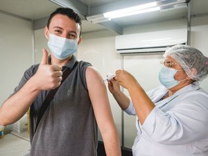 Prefeitura de Maceió bate recorde de vacinação e mantém Corujões