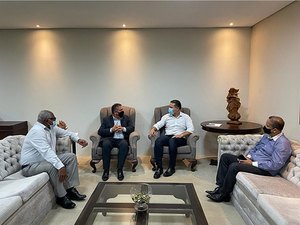 Renan Filho se reúne com Procurador de Justiça para discutir suplementação e reajuste no orçamento do MPAL para 2022